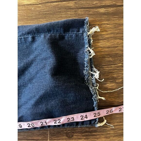 7 for all Mankind Cropped Alexa Jeans Size 27 Dark Wash Classic Closet Staple - Picture 14 of 15